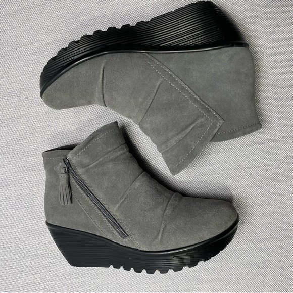 Skechers Pleated Gray Suede Air Cooled Memory Foam Platform Booties - Picture 9 of 10